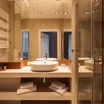 Of The Kings - Solaris Apartamento *